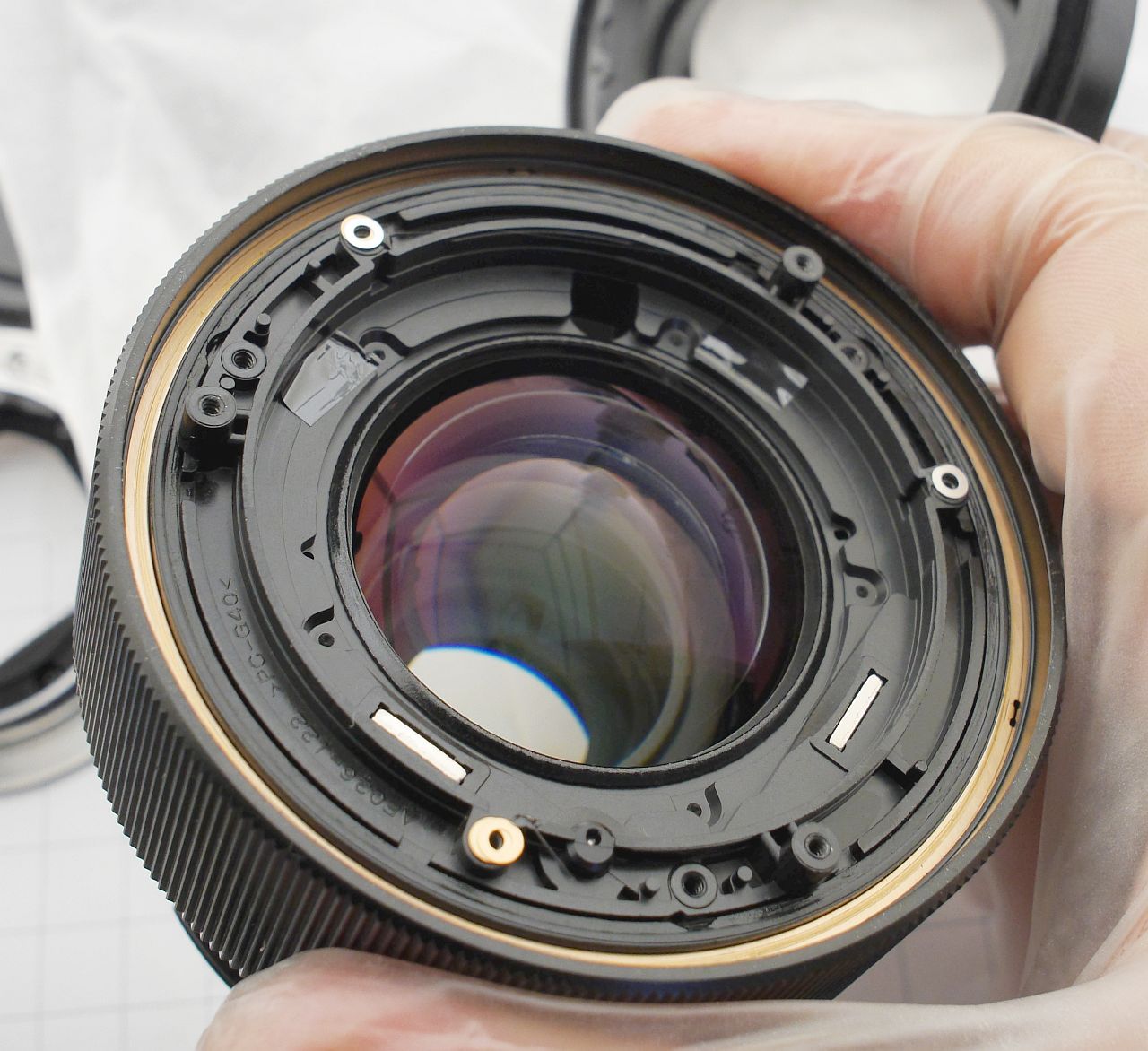 Sony 85mm 1.8 FE - a simple focus fix and teardown